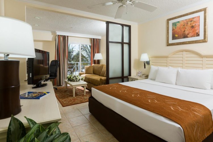 Comfort Suites Paradise Island Bahamas Get Prices For The Stunning   142 817 Standard King Room  BasicCrop Size 750x500 